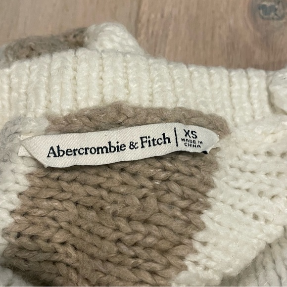Abercrombie neutral tone striped sweater - Picture 3 of 4